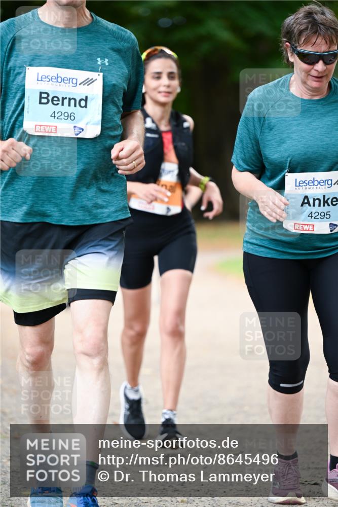 31.08.2025 - 21. Blankeneser Heldenlauf Dr. Thomas Lammeyer http://msf.ph/oto/8645496 31.08.2025 11:15:56 Laufen 4296, 4295 meine-sportfotos.de