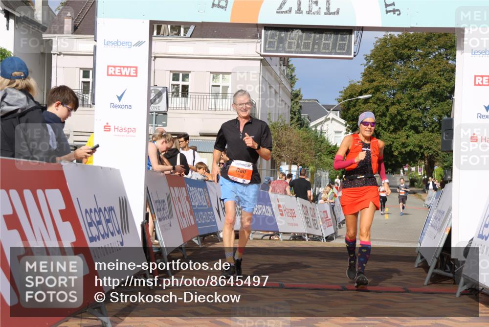 31.08.2025 - 21. Blankeneser Heldenlauf Strokosch-Dieckow http://msf.ph/oto/8645497 31.08.2025 09:57:05 Ziel 1068, 1067 meine-sportfotos.de