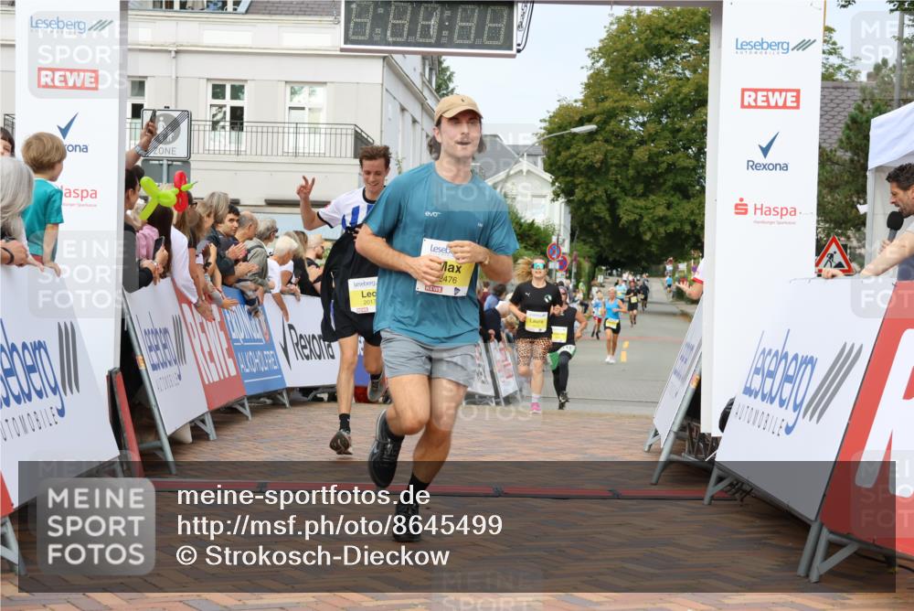 31.08.2025 - 21. Blankeneser Heldenlauf Strokosch-Dieckow http://msf.ph/oto/8645499 31.08.2025 10:22:32 Ziel 2702, 2722, 2612, 2017, 2476, 2412 meine-sportfotos.de
