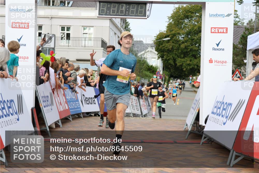 31.08.2025 - 21. Blankeneser Heldenlauf Strokosch-Dieckow http://msf.ph/oto/8645509 31.08.2025 10:22:32 Ziel 2702, 2722, 2612, 2017, 2476, 2412 meine-sportfotos.de