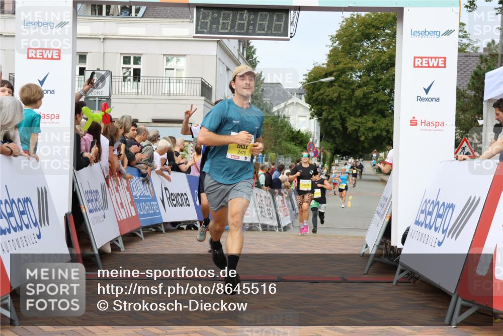 31.08.2025 - 21. Blankeneser Heldenlauf Strokosch-Dieckow http://msf.ph/oto/8645516 31.08.2025 10:22:32 Ziel 2702, 2722, 2612, 2017, 2476, 2412 meine-sportfotos.de