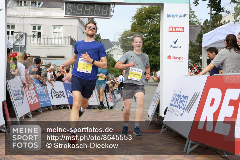 31.08.2025 - 21. Blankeneser Heldenlauf Strokosch-Dieckow http://msf.ph/oto/8645553 31.08.2025 10:22:29 Ziel 2702, 2722, 2180, 2017, 2476 meine-sportfotos.de