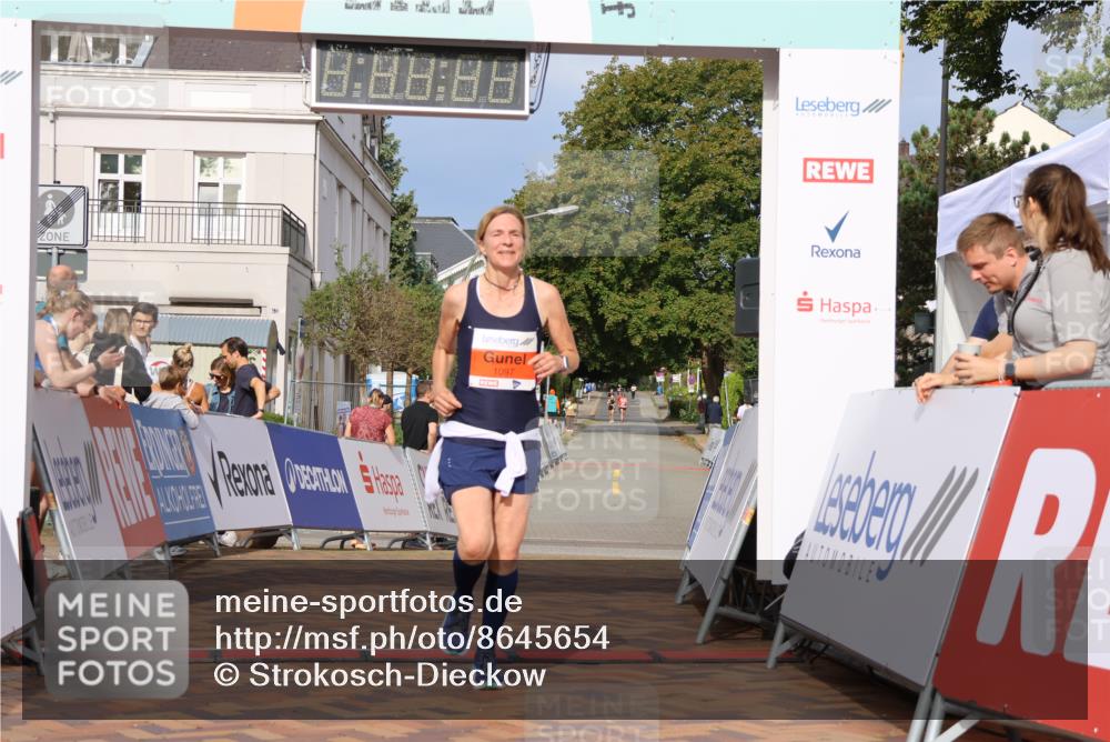 31.08.2025 - 21. Blankeneser Heldenlauf Strokosch-Dieckow http://msf.ph/oto/8645654 31.08.2025 09:56:08 Ziel 1097 meine-sportfotos.de