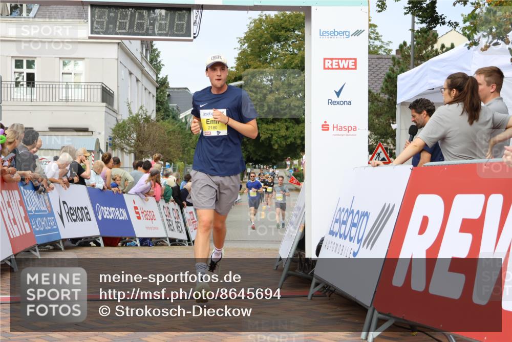 31.08.2025 - 21. Blankeneser Heldenlauf Strokosch-Dieckow http://msf.ph/oto/8645694 31.08.2025 10:22:24 Ziel 2180, 2535, 2536 meine-sportfotos.de