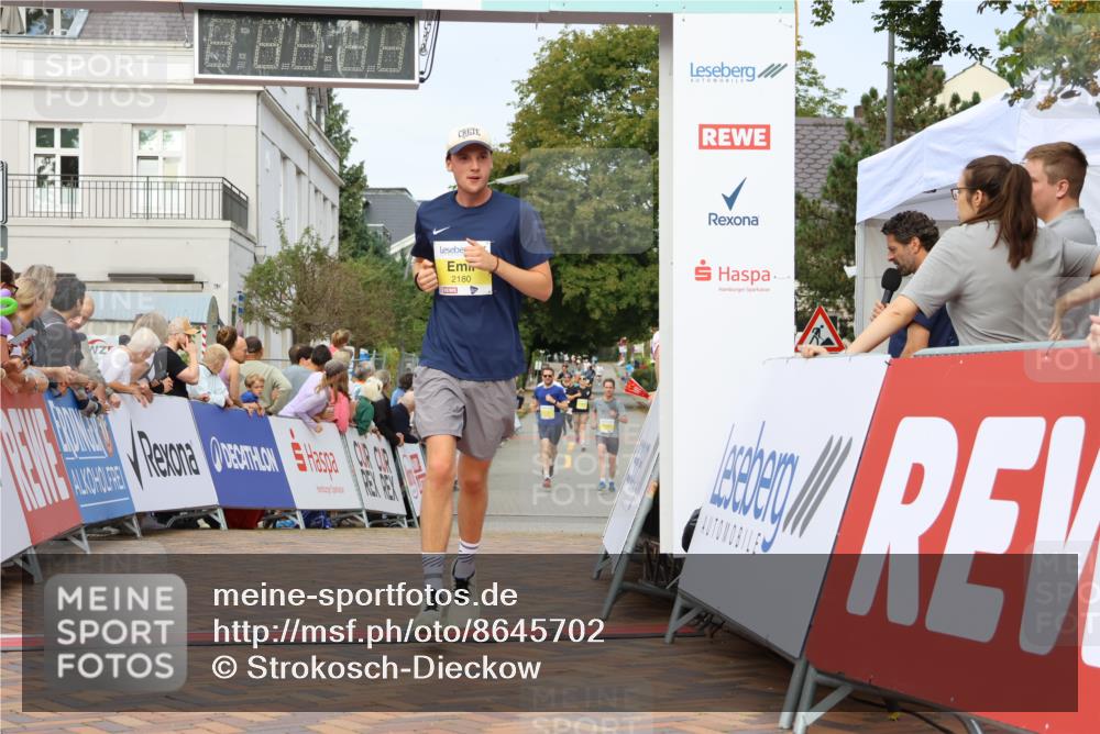 31.08.2025 - 21. Blankeneser Heldenlauf Strokosch-Dieckow http://msf.ph/oto/8645702 31.08.2025 10:22:24 Ziel 2180, 2535, 2536 meine-sportfotos.de