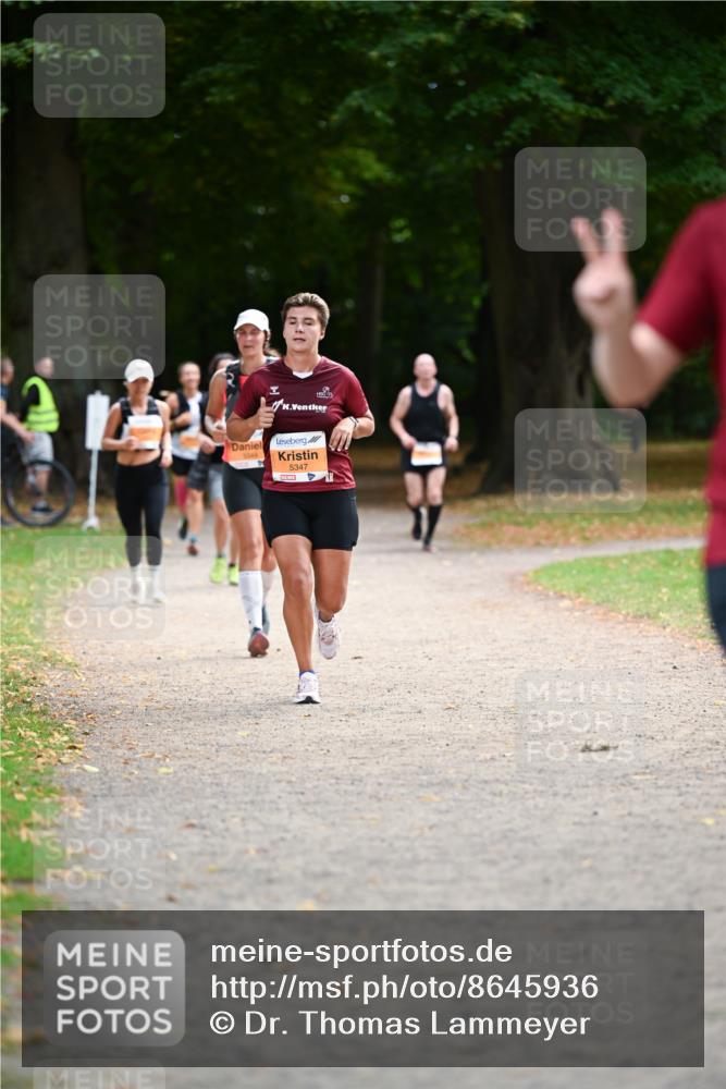 31.08.2025 - 21. Blankeneser Heldenlauf Dr. Thomas Lammeyer http://msf.ph/oto/8645936 31.08.2025 11:17:02 Laufen 5349, 5347 meine-sportfotos.de