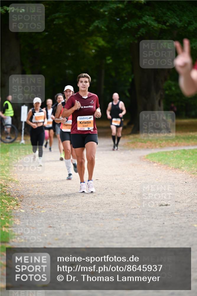 31.08.2025 - 21. Blankeneser Heldenlauf Dr. Thomas Lammeyer http://msf.ph/oto/8645937 31.08.2025 11:17:02 Laufen 5349, 5347 meine-sportfotos.de
