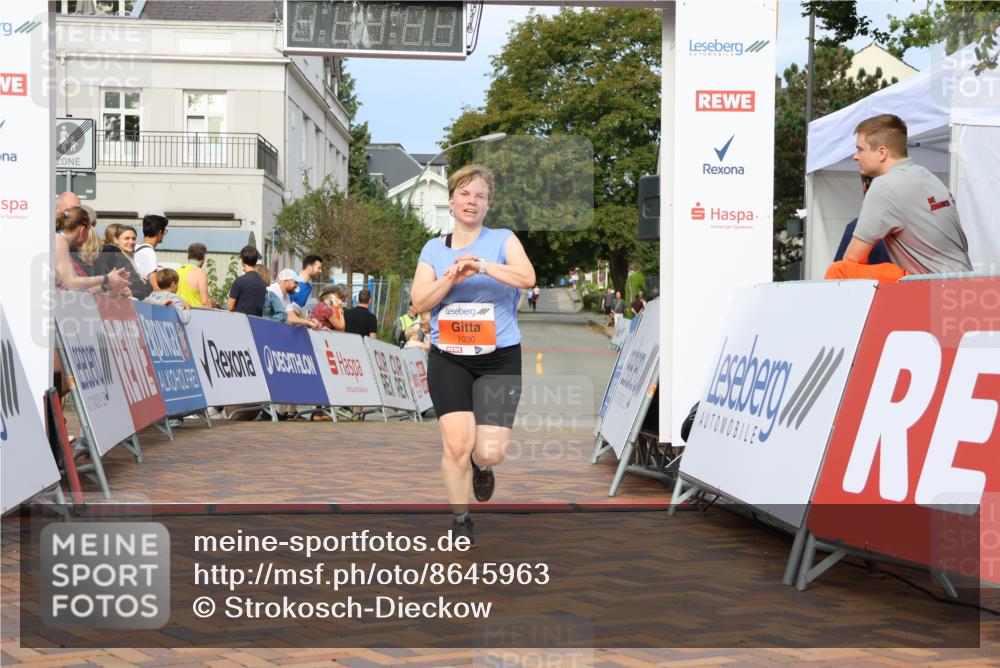31.08.2025 - 21. Blankeneser Heldenlauf Strokosch-Dieckow http://msf.ph/oto/8645963 31.08.2025 09:54:04 Ziel 1030 meine-sportfotos.de