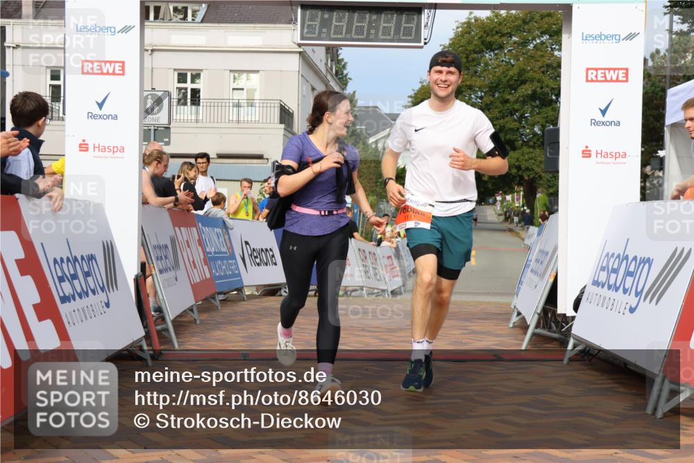 31.08.2025 - 21. Blankeneser Heldenlauf Strokosch-Dieckow http://msf.ph/oto/8646030 31.08.2025 09:53:32 Ziel 1112, 1111 meine-sportfotos.de