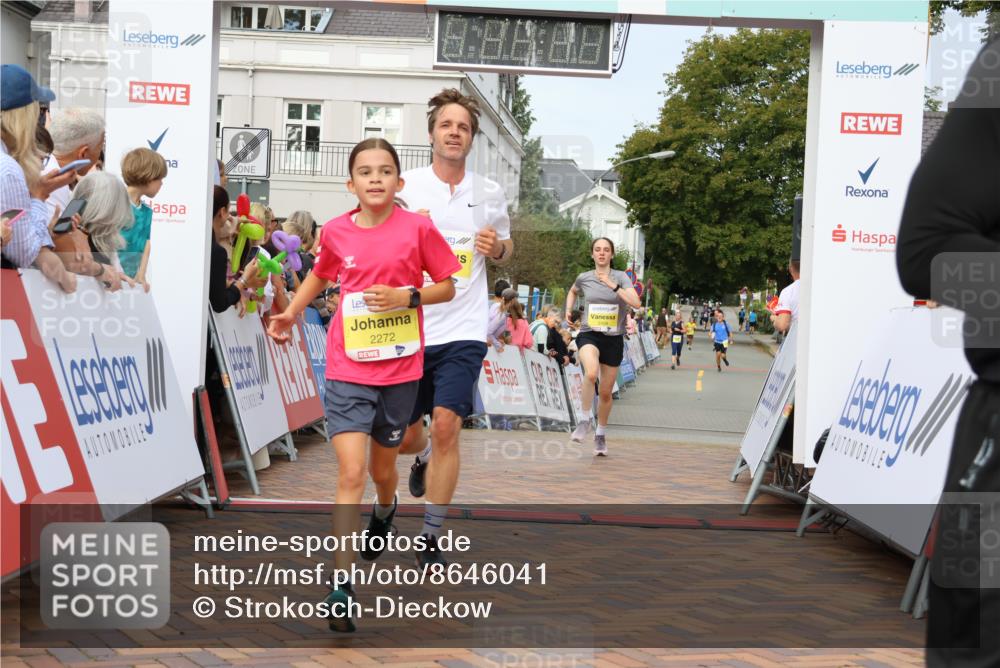 31.08.2025 - 21. Blankeneser Heldenlauf Strokosch-Dieckow http://msf.ph/oto/8646041 31.08.2025 10:21:56 Ziel 2720, 2526, 2123, 2272, 2271, 2273, 2408 meine-sportfotos.de