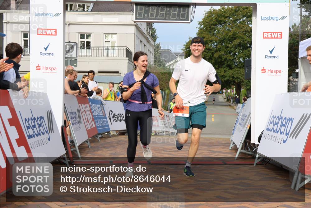 31.08.2025 - 21. Blankeneser Heldenlauf Strokosch-Dieckow http://msf.ph/oto/8646044 31.08.2025 09:53:32 Ziel 1112, 1111 meine-sportfotos.de