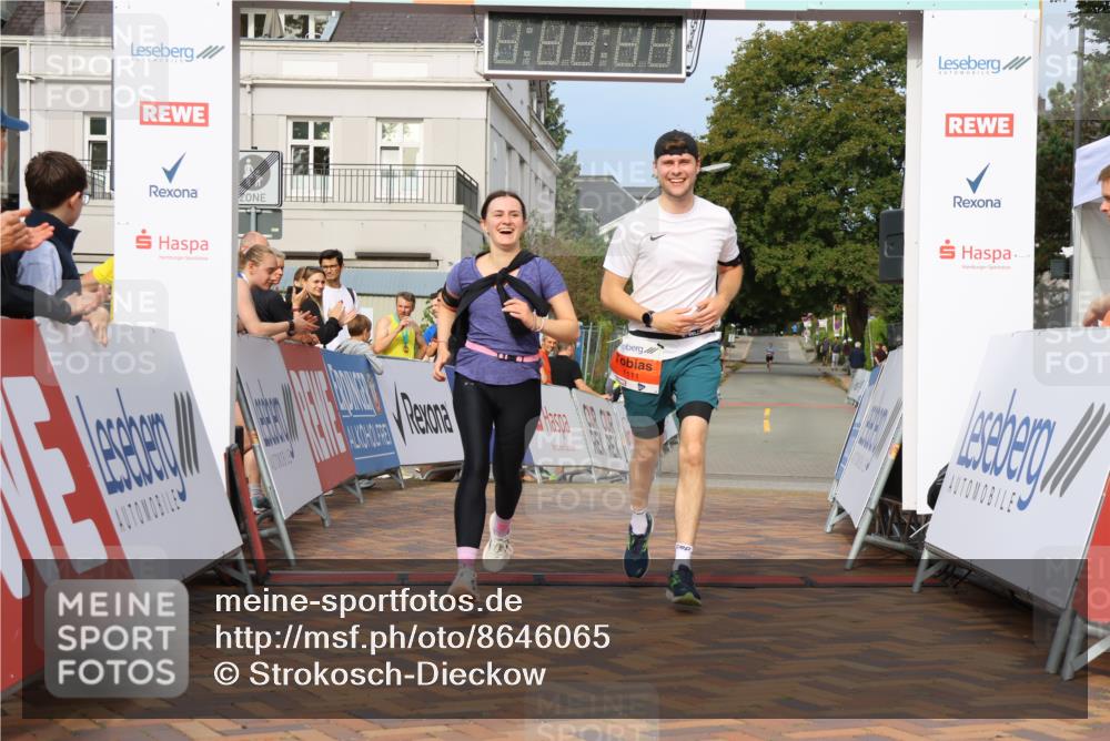 31.08.2025 - 21. Blankeneser Heldenlauf Strokosch-Dieckow http://msf.ph/oto/8646065 31.08.2025 09:53:31 Ziel 1113, 1112, 1111 meine-sportfotos.de