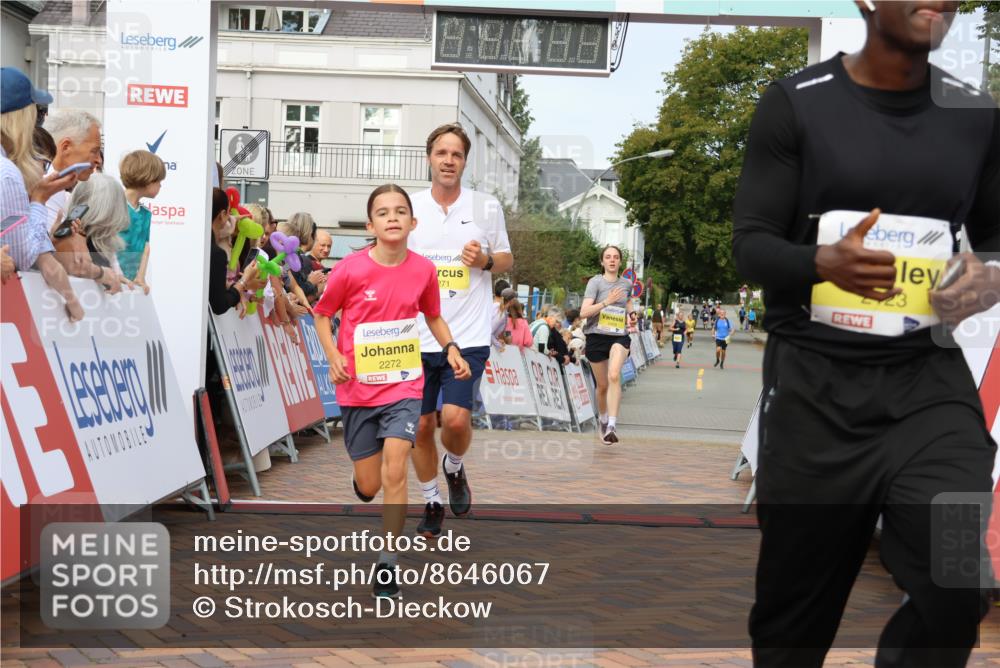 31.08.2025 - 21. Blankeneser Heldenlauf Strokosch-Dieckow http://msf.ph/oto/8646067 31.08.2025 10:21:56 Ziel 2720, 2526, 2123, 2272, 2271, 2273, 2408 meine-sportfotos.de