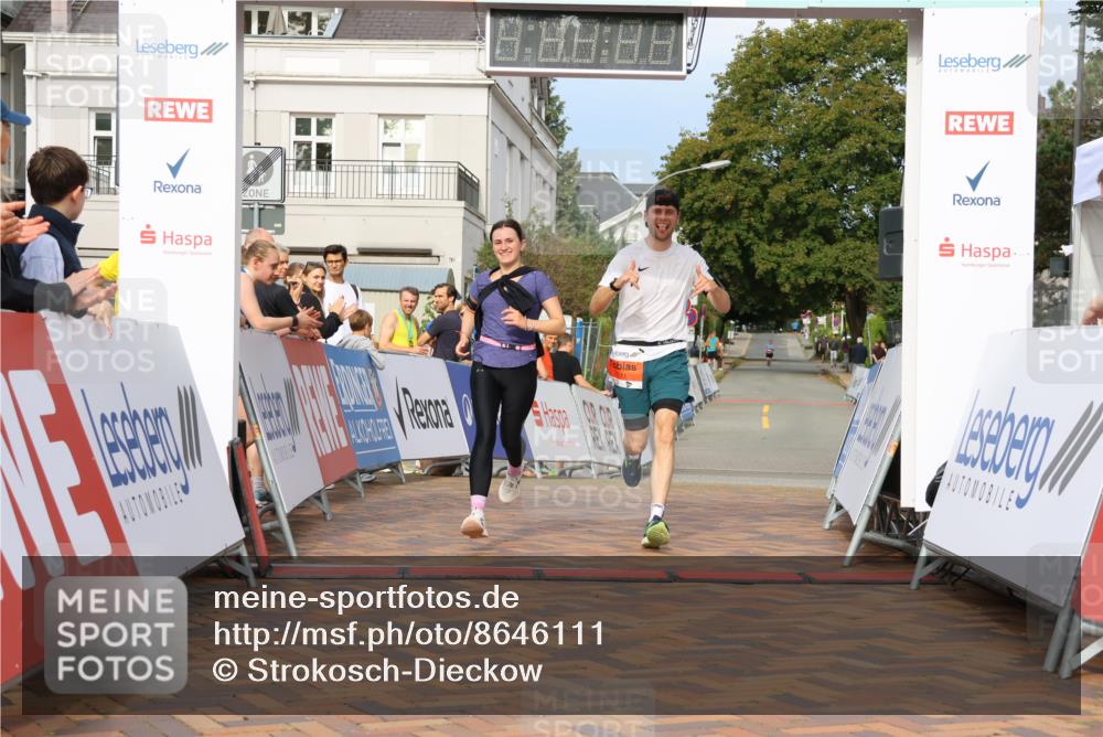 31.08.2025 - 21. Blankeneser Heldenlauf Strokosch-Dieckow http://msf.ph/oto/8646111 31.08.2025 09:53:31 Ziel 1113, 1112, 1111 meine-sportfotos.de