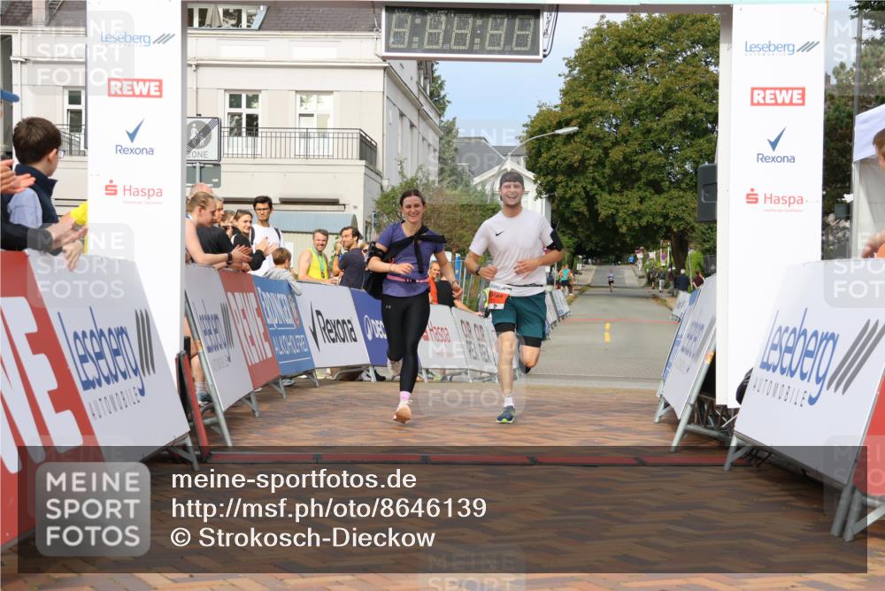 31.08.2025 - 21. Blankeneser Heldenlauf Strokosch-Dieckow http://msf.ph/oto/8646139 31.08.2025 09:53:30 Ziel 1113, 1112, 1111 meine-sportfotos.de
