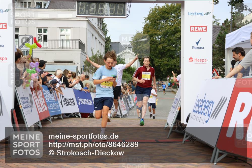 31.08.2025 - 21. Blankeneser Heldenlauf Strokosch-Dieckow http://msf.ph/oto/8646289 31.08.2025 10:21:50 Ziel 2720, 2526, 2123, 2273 meine-sportfotos.de