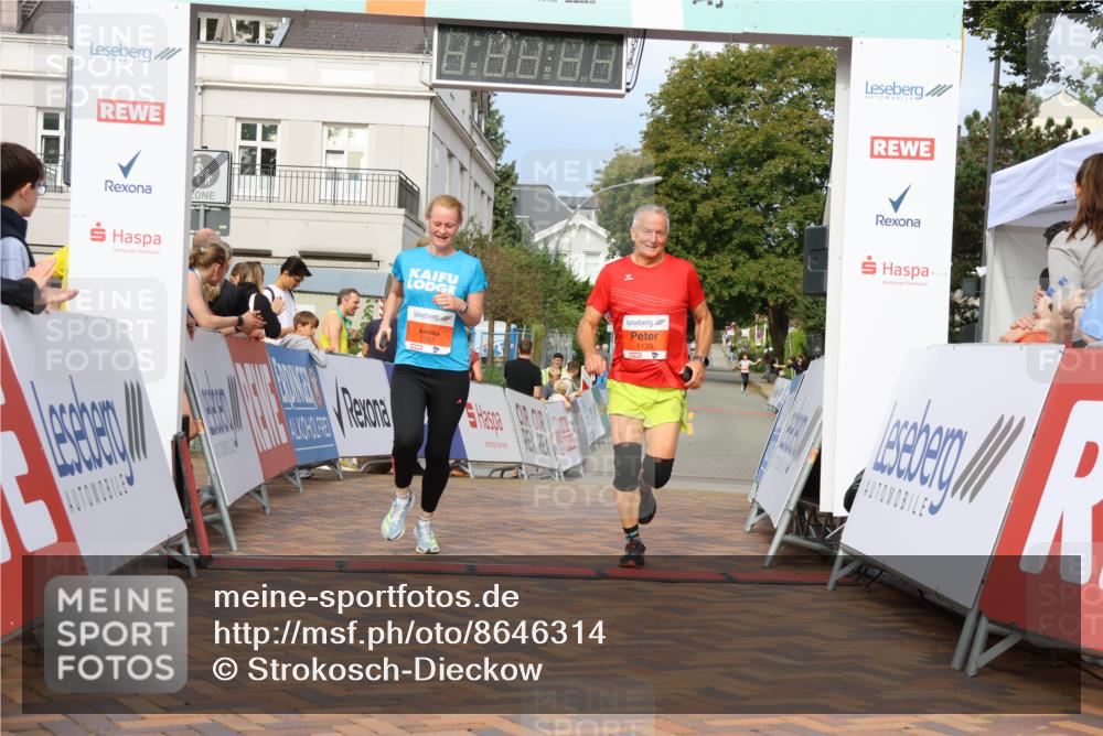 31.08.2025 - 21. Blankeneser Heldenlauf Strokosch-Dieckow http://msf.ph/oto/8646314 31.08.2025 09:53:06 Ziel 1061, 1133, 1163 meine-sportfotos.de