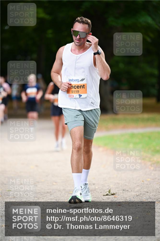 31.08.2025 - 21. Blankeneser Heldenlauf Dr. Thomas Lammeyer http://msf.ph/oto/8646319 31.08.2025 11:18:26 Laufen 5119 meine-sportfotos.de