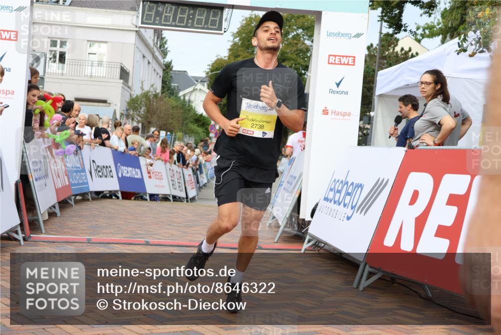 31.08.2025 - 21. Blankeneser Heldenlauf Strokosch-Dieckow http://msf.ph/oto/8646322 31.08.2025 10:21:34 Ziel 2738, 2427, 2051 meine-sportfotos.de