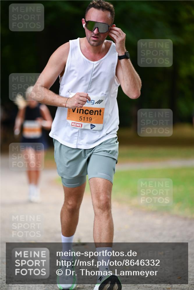 31.08.2025 - 21. Blankeneser Heldenlauf Dr. Thomas Lammeyer http://msf.ph/oto/8646332 31.08.2025 11:18:27 Laufen 5119 meine-sportfotos.de