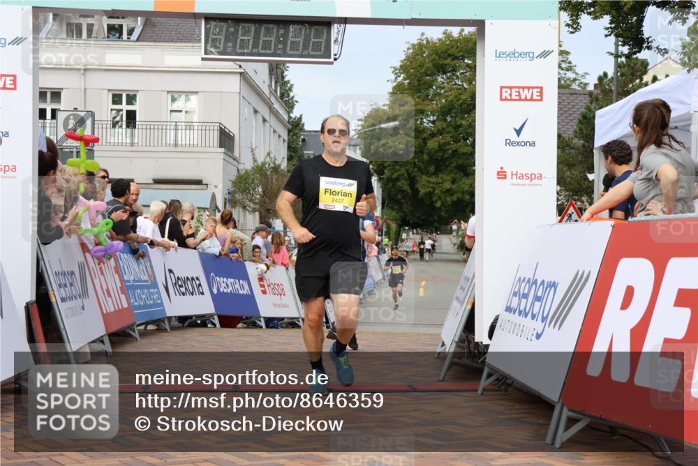 31.08.2025 - 21. Blankeneser Heldenlauf Strokosch-Dieckow http://msf.ph/oto/8646359 31.08.2025 10:21:29 Ziel 2738, 2392, 2427, 2051 meine-sportfotos.de