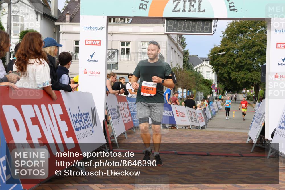 31.08.2025 - 21. Blankeneser Heldenlauf Strokosch-Dieckow http://msf.ph/oto/8646390 31.08.2025 09:52:59 Ziel 1061 meine-sportfotos.de