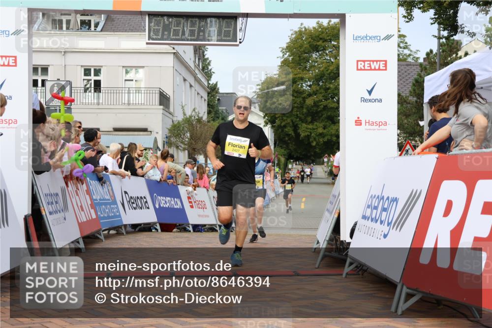 31.08.2025 - 21. Blankeneser Heldenlauf Strokosch-Dieckow http://msf.ph/oto/8646394 31.08.2025 10:21:29 Ziel 2738, 2392, 2427, 2051 meine-sportfotos.de