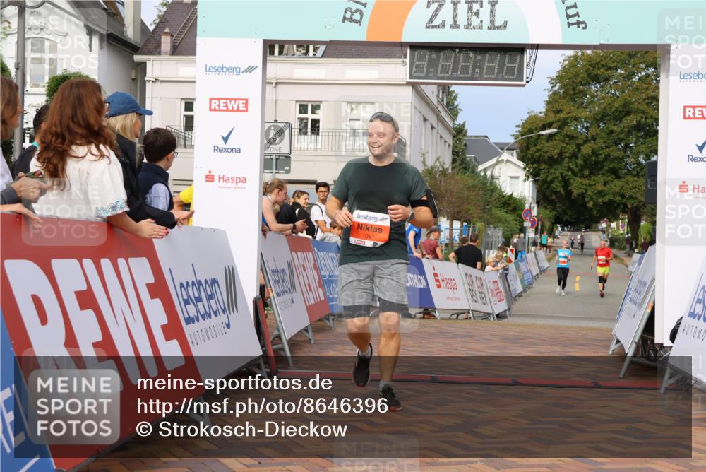 31.08.2025 - 21. Blankeneser Heldenlauf Strokosch-Dieckow http://msf.ph/oto/8646396 31.08.2025 09:52:58 Ziel 1058, 1061 meine-sportfotos.de