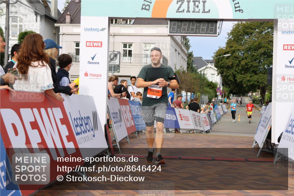 31.08.2025 - 21. Blankeneser Heldenlauf Strokosch-Dieckow http://msf.ph/oto/8646424 31.08.2025 09:52:58 Ziel 1058, 1061 meine-sportfotos.de