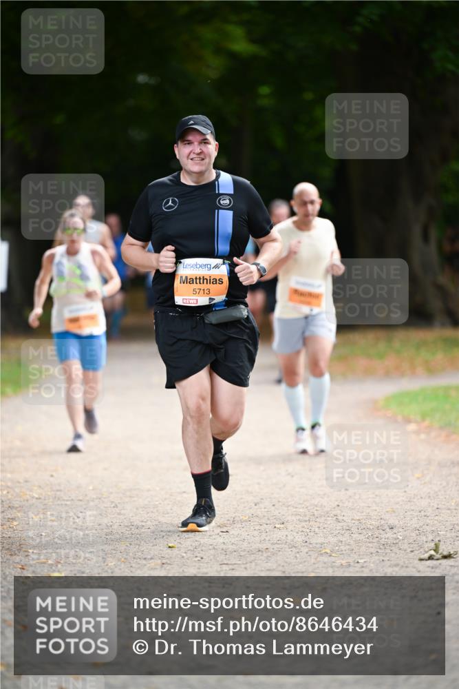 31.08.2025 - 21. Blankeneser Heldenlauf Dr. Thomas Lammeyer http://msf.ph/oto/8646434 31.08.2025 11:18:41 Laufen 5713 meine-sportfotos.de