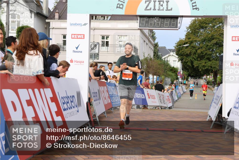 31.08.2025 - 21. Blankeneser Heldenlauf Strokosch-Dieckow http://msf.ph/oto/8646455 31.08.2025 09:52:58 Ziel 1058, 1061 meine-sportfotos.de