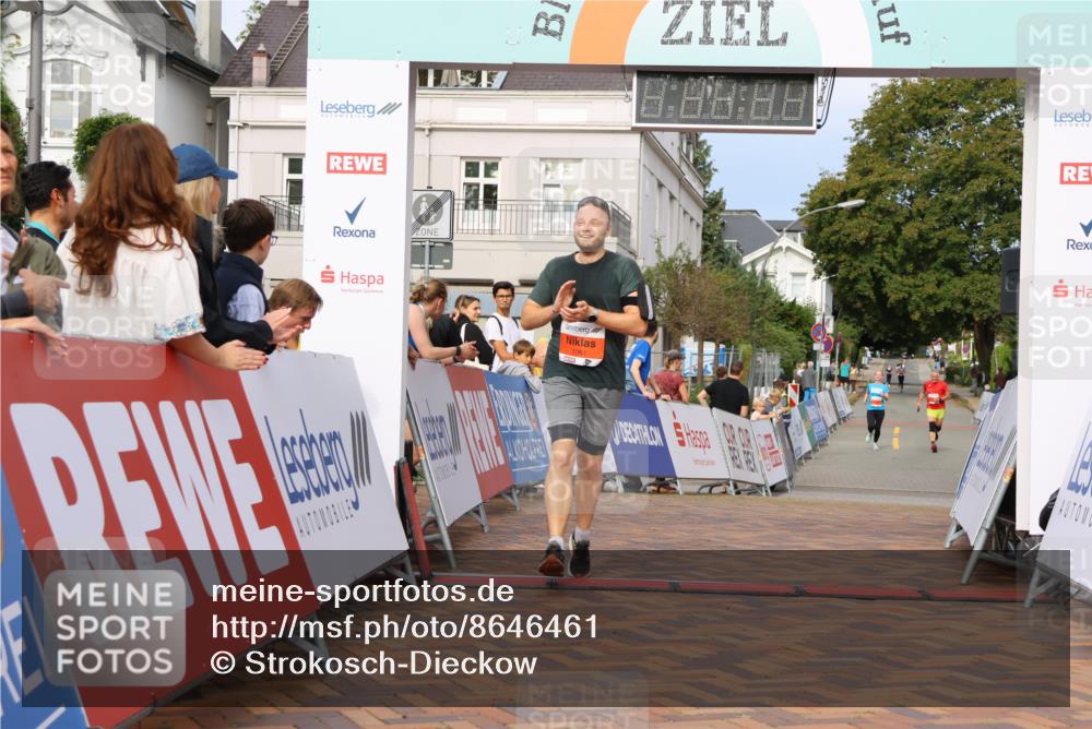 31.08.2025 - 21. Blankeneser Heldenlauf Strokosch-Dieckow http://msf.ph/oto/8646461 31.08.2025 09:52:58 Ziel 1058, 1061 meine-sportfotos.de