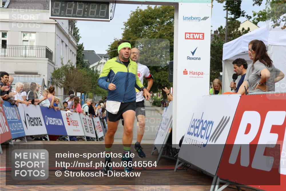 31.08.2025 - 21. Blankeneser Heldenlauf Strokosch-Dieckow http://msf.ph/oto/8646564 31.08.2025 10:21:03 Ziel 2356, 2513 meine-sportfotos.de