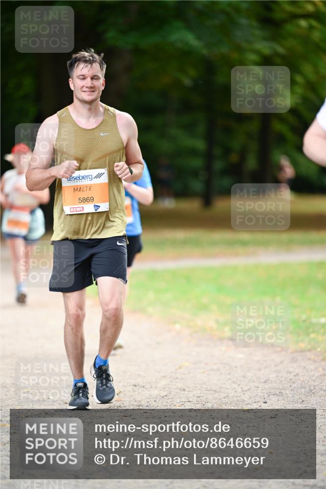 31.08.2025 - 21. Blankeneser Heldenlauf Dr. Thomas Lammeyer http://msf.ph/oto/8646659 31.08.2025 11:19:22 Laufen 5869 meine-sportfotos.de
