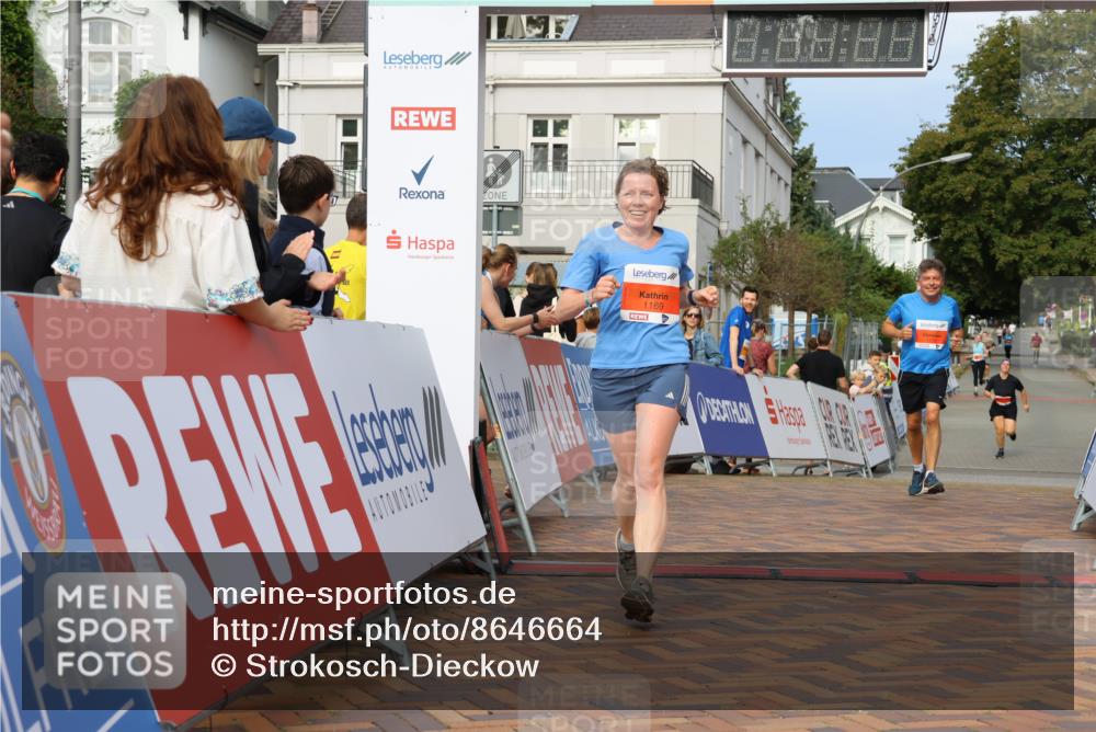 31.08.2025 - 21. Blankeneser Heldenlauf Strokosch-Dieckow http://msf.ph/oto/8646664 31.08.2025 09:52:38 Ziel 1169, 1170 meine-sportfotos.de