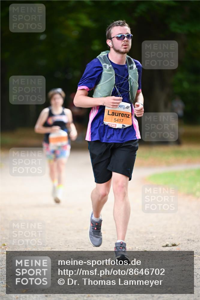 31.08.2025 - 21. Blankeneser Heldenlauf Dr. Thomas Lammeyer http://msf.ph/oto/8646702 31.08.2025 11:19:30 Laufen 5417 meine-sportfotos.de