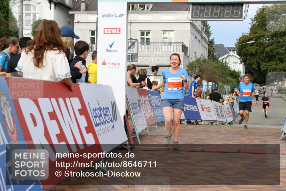 31.08.2025 - 21. Blankeneser Heldenlauf Strokosch-Dieckow http://msf.ph/oto/8646711 31.08.2025 09:52:38 Ziel 1169, 1170 meine-sportfotos.de