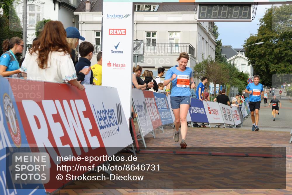 31.08.2025 - 21. Blankeneser Heldenlauf Strokosch-Dieckow http://msf.ph/oto/8646731 31.08.2025 09:52:37 Ziel 1169, 1170 meine-sportfotos.de