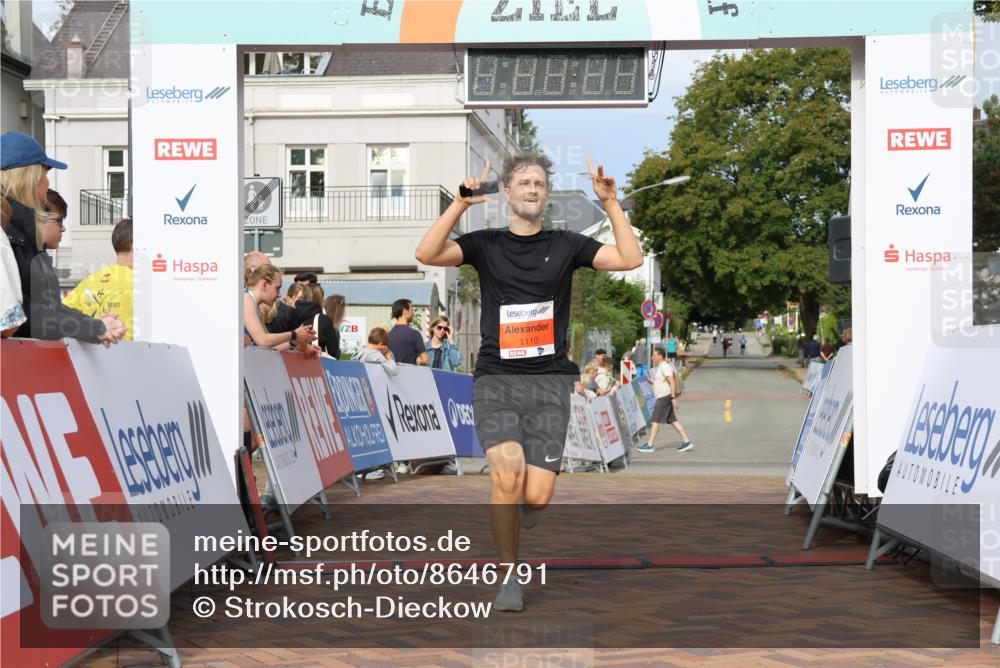31.08.2025 - 21. Blankeneser Heldenlauf Strokosch-Dieckow http://msf.ph/oto/8646791 31.08.2025 09:51:53 Ziel 1110 meine-sportfotos.de