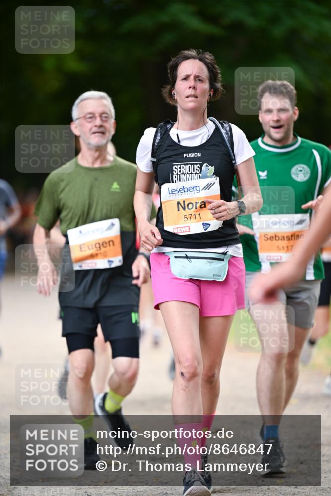 31.08.2025 - 21. Blankeneser Heldenlauf Dr. Thomas Lammeyer http://msf.ph/oto/8646847 31.08.2025 11:20:01 Laufen 5711, 5117 meine-sportfotos.de