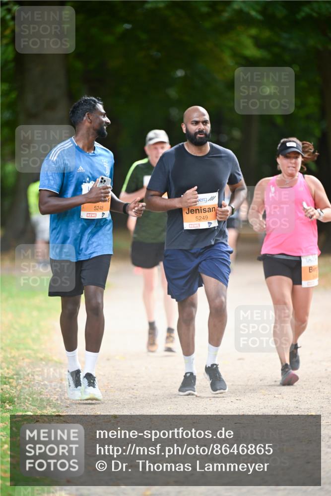 31.08.2025 - 21. Blankeneser Heldenlauf Dr. Thomas Lammeyer http://msf.ph/oto/8646865 31.08.2025 11:20:04 Laufen 5248, 5249 meine-sportfotos.de