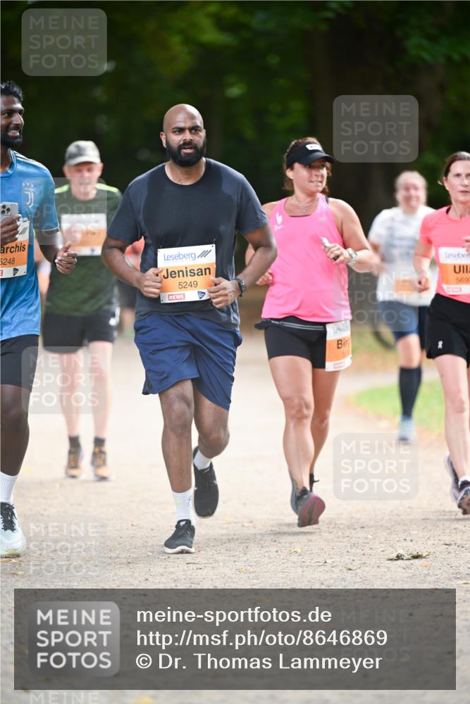 31.08.2025 - 21. Blankeneser Heldenlauf Dr. Thomas Lammeyer http://msf.ph/oto/8646869 31.08.2025 11:20:04 Laufen 5248, 5249, 569 meine-sportfotos.de