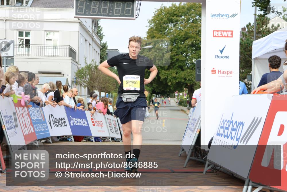 31.08.2025 - 21. Blankeneser Heldenlauf Strokosch-Dieckow http://msf.ph/oto/8646885 31.08.2025 10:20:26 Ziel 2401, 2028, 2362 meine-sportfotos.de