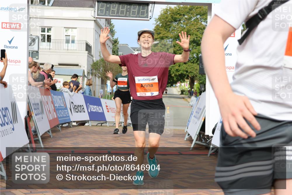 31.08.2025 - 21. Blankeneser Heldenlauf Strokosch-Dieckow http://msf.ph/oto/8646904 31.08.2025 09:51:23 Ziel 1081, 1074, 1145 meine-sportfotos.de