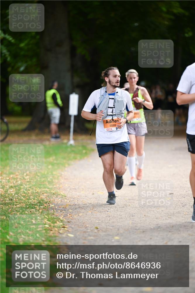 31.08.2025 - 21. Blankeneser Heldenlauf Dr. Thomas Lammeyer http://msf.ph/oto/8646936 31.08.2025 11:20:18 Laufen 5599 meine-sportfotos.de