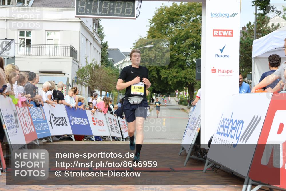 31.08.2025 - 21. Blankeneser Heldenlauf Strokosch-Dieckow http://msf.ph/oto/8646959 31.08.2025 10:20:25 Ziel 2401, 2028, 2362 meine-sportfotos.de