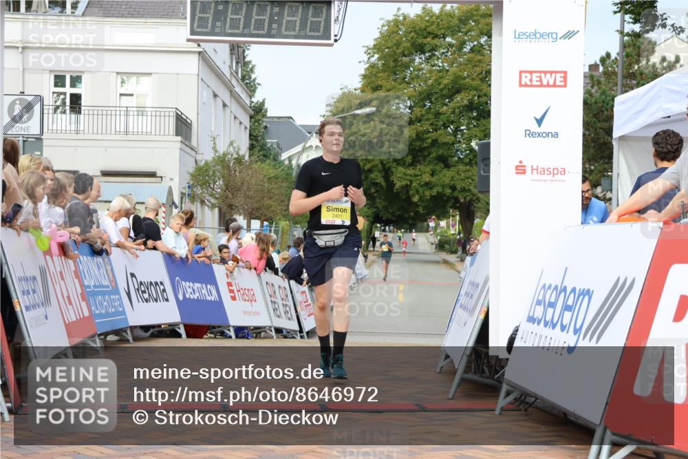 31.08.2025 - 21. Blankeneser Heldenlauf Strokosch-Dieckow http://msf.ph/oto/8646972 31.08.2025 10:20:25 Ziel 2401, 2028, 2362 meine-sportfotos.de