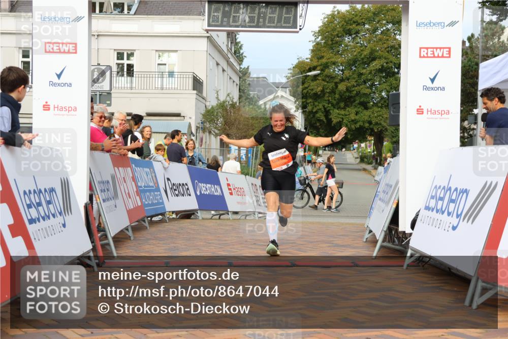 31.08.2025 - 21. Blankeneser Heldenlauf Strokosch-Dieckow http://msf.ph/oto/8647044 31.08.2025 09:50:20 Ziel 1005 meine-sportfotos.de