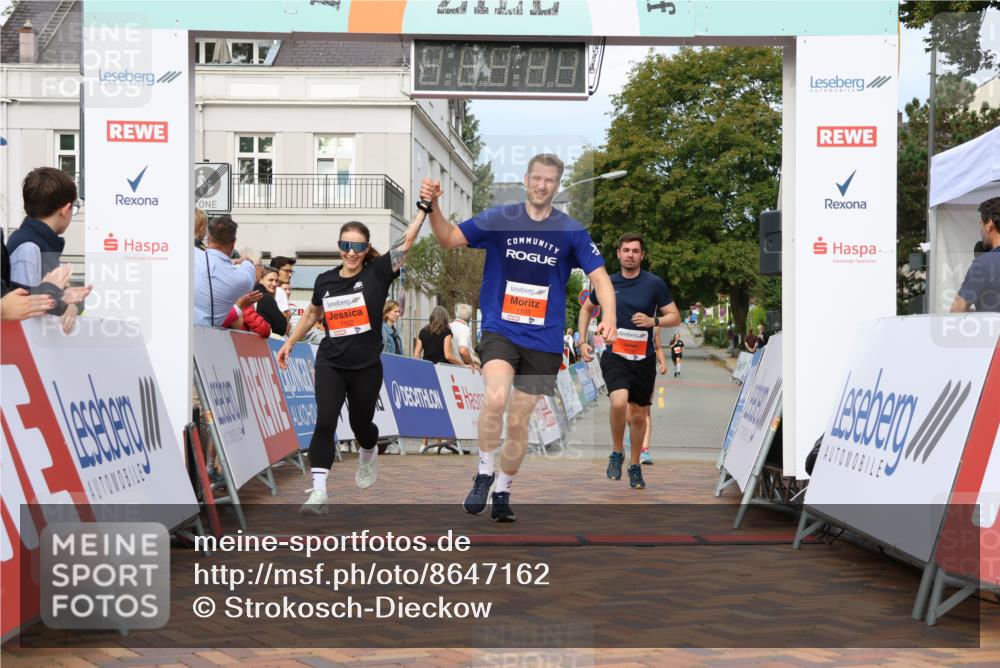 31.08.2025 - 21. Blankeneser Heldenlauf Strokosch-Dieckow http://msf.ph/oto/8647162 31.08.2025 09:50:05 Ziel 1176, 1102, 1103, 1043 meine-sportfotos.de