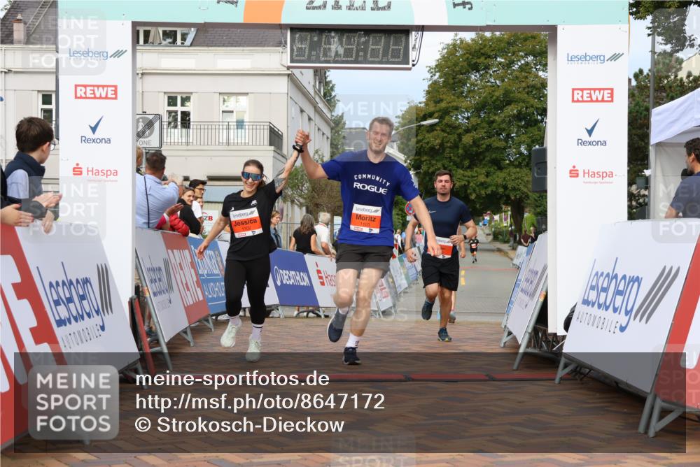 31.08.2025 - 21. Blankeneser Heldenlauf Strokosch-Dieckow http://msf.ph/oto/8647172 31.08.2025 09:50:05 Ziel 1176, 1102, 1103, 1043 meine-sportfotos.de